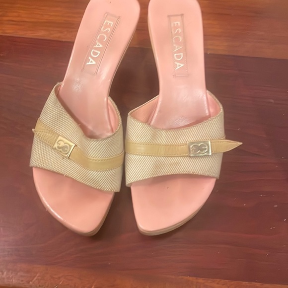 Escada sandals size 7.5 - Picture 1 of 6